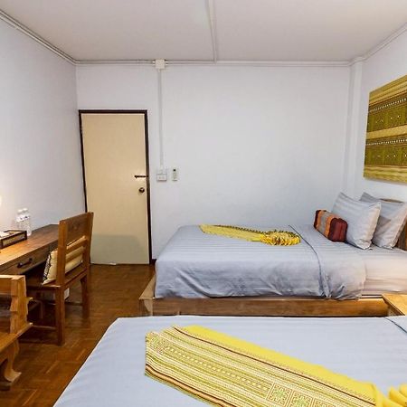 Baan Singharaj Hotel Чиангмай Екстериор снимка