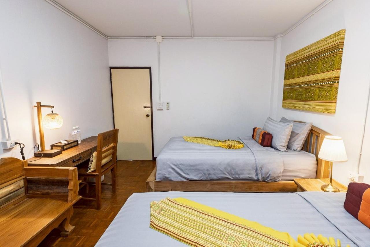 Baan Singharaj Hotel Чиангмай Екстериор снимка
