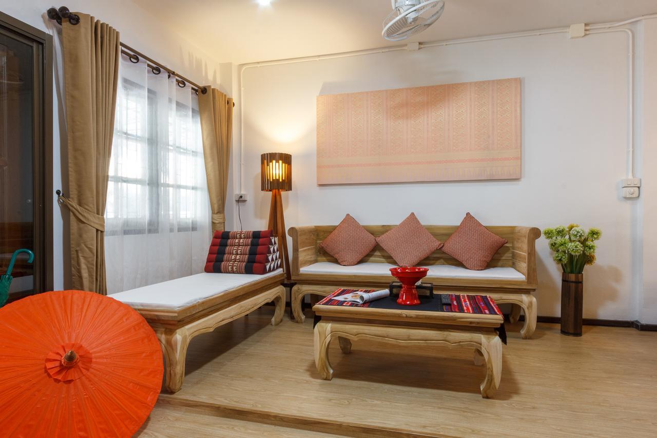 Baan Singharaj Hotel Чиангмай Екстериор снимка
