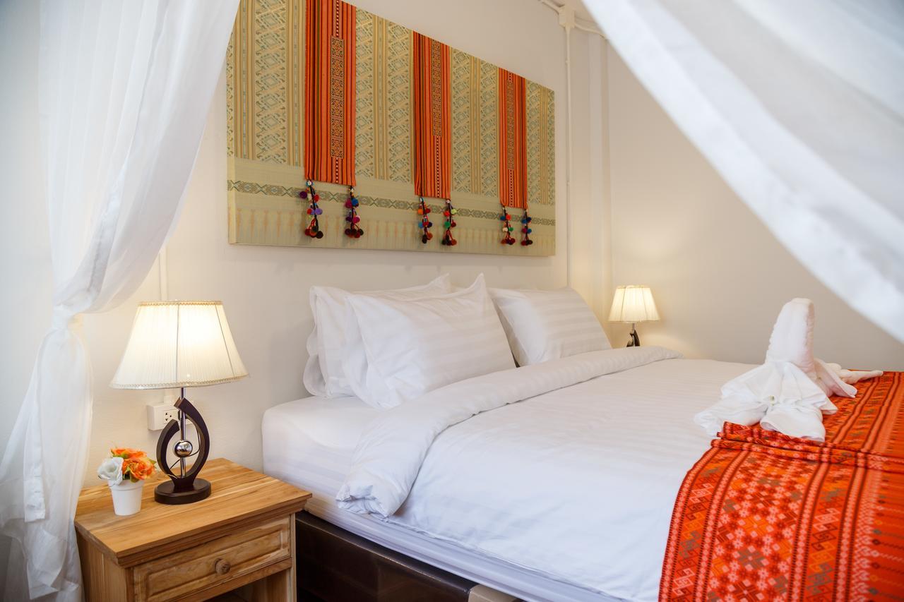 Baan Singharaj Hotel Чиангмай Екстериор снимка
