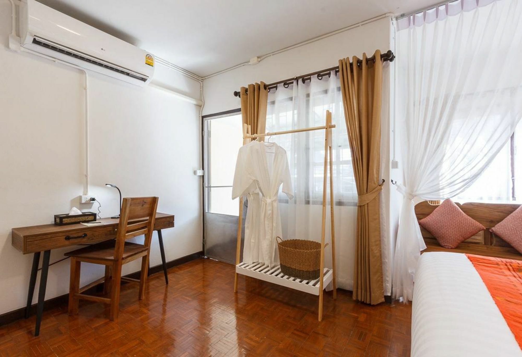 Baan Singharaj Hotel Чиангмай Екстериор снимка